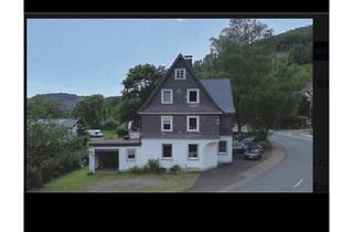 Haus kaufen in 57334 Bad Laasphe, Bad Laasphe - Großzügiges Haus auch als 2 Familienhaus nutzbar!