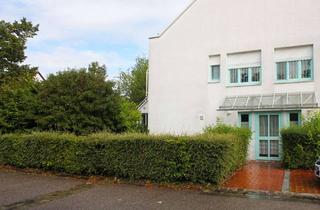 Wohnung kaufen in 85748 Garching, Wie im eigenen Haus: 3-Zimmer-Wohnung mit Garten, Hobbyraum und viel Potential