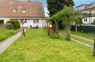 Doppelhaushälfte kaufen in Moselstraße 40, 61352 Bad Homburg, BAD HOMBURG: Doppelhaushälfte in ruhiger Feldrandlage und großem Grundstück