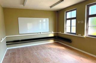 Geschäftslokal mieten in 42699 Solingen, Werkstatt, Lager-, Büroräume (kl. Produktion) Halle mit Parkplätzen (1. Etage)!