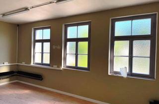 Geschäftslokal mieten in 42699 Solingen, Werkstatt, Lager-, Büroräume (kl. Produktion) Halle mit Parkplätzen (1. Etage)!