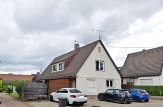 Grundstück zu kaufen in 85716 Unterschleißheim, ATTRAKTIVES INVESTORENOBJEKT: BESTANDSHAUS MIT 8 MÖBELIERTEN ZIMMERN UND ENTWICKLUNGS-POTENZIAL ZUM