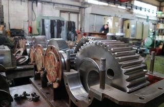 Gewerbeimmobilie kaufen in 42655 Solingen, Vermieteter Gewerbepark (renovierungsbedürfig) an Verkehrsknotenpunkt Solingen-Mitte!