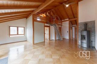 Wohnung kaufen in 73079 Süßen, Exklusives Chalet Feeling - Maisonette mit Kaminofen, Wallbox, Stellplatz und Balkon in ruhiger Lage