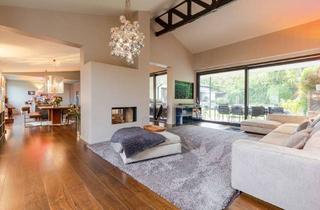 Villa kaufen in 60598 Sachsenhausen, Stilvolle Villa mit moderner Ausstattung und Gartenidyll