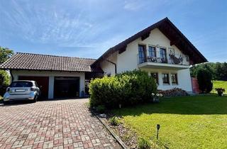Haus kaufen in 94577 Winzer, Großzügiges Wohnhaus in naturnaher Lage ! 2 Wohnungen möglich !