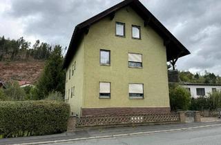 Haus kaufen in 96346 Wallenfels, Wallenfels - Solides Wohnhaus mit viel Platz in Wallenfels