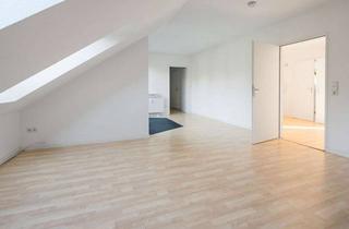 Wohnung kaufen in 22523 Eidelstedt, Helle und freie Dachgeschosswohnung