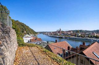 Wohnung kaufen in 94034 Altstadt, 5-Zi.-Altbau-Wohnung mit Gartenanteil und Blick auf Donau und Altstadt