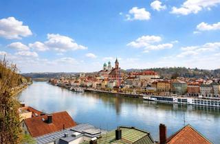 Wohnung kaufen in 94034 Altstadt, Citynahe 3-Zi.-Altbau-Wohnung mit Blick auf Donau und Altstadt