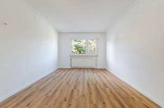 Wohnung kaufen in 68782 Brühl, Brühl: Einziehen und wohlfühlen - Frisch sanierte 4-Zimmer-Dachgeschosswohnung mit Garten