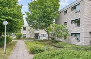 Wohnung kaufen in 24340 Eckernförde, Vermietete 2-Zimmer-Wohnung zu ebener Erde mit Stellplatz und großem Balkon in Eckernförde-Borby