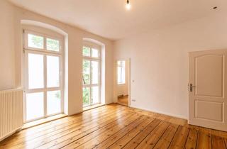 Wohnung kaufen in Petersburger Platz, 10249 Friedrichshain, 2 Zimmer Altbauklassiker am Petersburger Platz