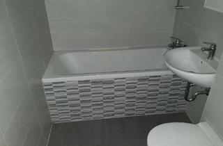 Wohnung mieten in Kustrenaer Straße 90, 06406 Bernburg, Kleine 3-Raum-Wohnung in der Kustrenaer Straße im 3. Geschoss zu vermieten