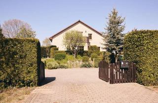 Wohnung mieten in 16356 Ahrensfelde, Zweifamilienhaushälfte mit großem Garten und 2 zusätzlichen Zimmern im Souterrain