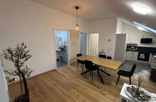 Wohnung mieten in 93177 Altenthann, Dachgeschoss mit Weitblick – 2 Zimmer, Einbauküche & Ankleide