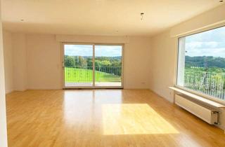 Wohnung mieten in 53797 Lohmar, MANNELLA *Mietwohnung zur Überbrückung bis 31.07.2026?* Modern. Einbauküche. XXL-Balkon. Weitblick.