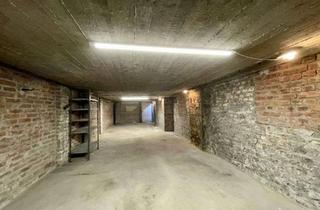 Lager kaufen in Humboldtstraße 46, 50667 Köln, Verkaufen ~45m² Lagerraum mit WC - Südstadt