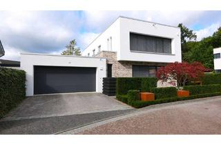 Villa kaufen in 33175 Bad Lippspringe, Hochwertige Bauhausvilla in bester Lage