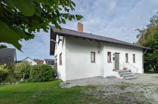 Einfamilienhaus kaufen in 88339 Bad Waldsee, Einfamilienhaus in sonniger Lage mit Balkon, ELW, 2 Garagen und zusätzl. ausbaub. DG in Enzisreute