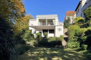 Haus kaufen in Altsaarbrücken, 66119 Saarbrücken, Bungalow mit Einliegerwohnung in einer Ruheoase hoch über der Stadt Saarbrücken (provisionsfrei)