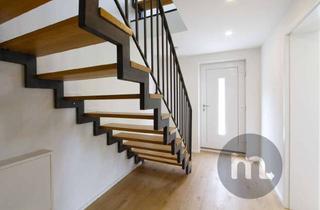 Doppelhaushälfte kaufen in 93077 Bad Abbach, Vermietete Doppelhaushälftenwohnung - Kernsaniert mit Garten und Terrasse