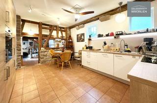 Wohnung kaufen in 70839 Gerlingen, Fachwerkflair auf 3 Etagen: 3-Zimmer-Wohnung mit Balkon, Terrasse und dem Gefühl vom eigenen Haus