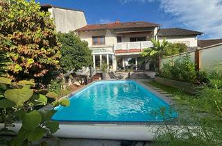 Einfamilienhaus kaufen in 76661 Philippsburg, Attraktives Einfamilienhaus mit großem Garten, Pool und moderner Ausstattung