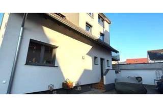 Haus kaufen in 76547 Sinzheim, Zweifamilienhaus mit gehobener Innenausstattung in Sinzheim