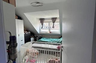 Wohnung kaufen in 41239 Mönchengladbach, Mönchengladbach - Dachgeschosswohnung, 3 Zimmer, zwei Bäder, Garage mit elektr. Tor
