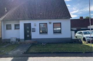 Doppelhaushälfte kaufen in 38524 Sassenburg, Sassenburg - Sanierte Doppelhaushälfte in Triangel mit großem Garten