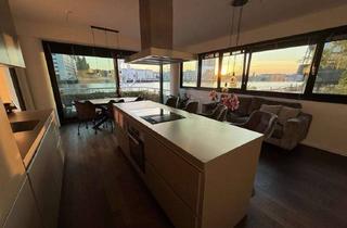 Wohnung mieten in Stralauer Allee 13a, 10245 Friedrichshain, NACHMIETER GESUCHT! Apartment mit Spreeblick, Garten, Dachterrasse & Sonnenuntergangspanorama