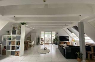 Wohnung mieten in 82216 Maisach, Helle Dachgeschosswohnung 1000 € - 86 m² - 2.0 Zi.