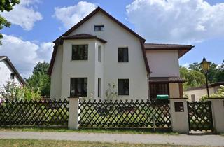 Mehrfamilienhaus kaufen in 16562 Hohen Neuendorf, Geräumiges Mehrfamilienhaus mit 2 Wohnungen á 140 m² in grüner Umgebung und Ausbaureserve im Dach
