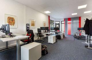 Gewerbeimmobilie kaufen in 51429 Bergisch Gladbach, Vielseitig nutzbare Gewerbefläche – rechte Einheit des Ensembles in Moitzfeld