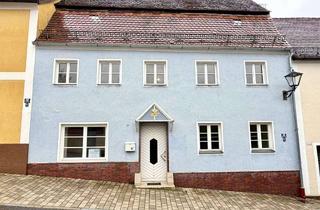 Haus kaufen in 92355 Velburg, Historisches Stadthaus mit Charme und Innenhof – liebevoll saniertes Zuhause im Herzen von Velburg!