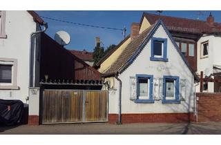 Haus kaufen in 67167 Erpolzheim, Erpolzheim - Altes kleines Winzerhäuschen, Sanierungsbedürftig