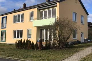 Wohnung kaufen in Eichberstraße 19, 95369 Untersteinach, Helle gut geschnittene 2-Zimmer-Wohnung in kleiner Wohnanlage mit schönem Weitblick