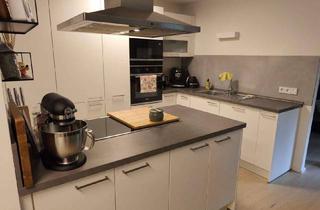 Wohnung mieten in 73230 Kirchheim, Neuwertige, zentrale 3 Zimmer-Whg mit Balkon, EBK und TG