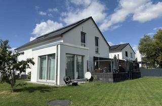 Einfamilienhaus kaufen in Erich-Kästner-Straße, 06184 Kabelsketal, neuwertiges Einfamilienhaus - Effizienzklasse A+, Traumgrundstück, Wärmepumpe, PV-Anlage