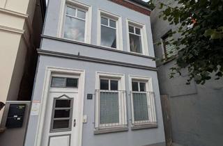 Anlageobjekt in Kaakstraße 17, 26441 Jever, Historisches Stadthaus in Jever: hochwertig saniert, vermietet + freie Gewerbefläche