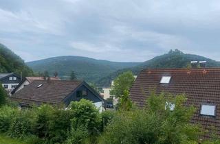 Wohnung kaufen in Breitensteinstr. 66, 72574 Bad Urach, 1 Zimmer, fantastischer Ausblick, riesiger Südwestbalkon und Tiefgaragenstellplatz