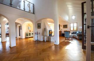 Wohnung kaufen in 83132 Pittenhart, Großzügige Architektenwohnung - Haus im Haus