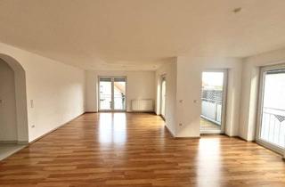 Wohnung kaufen in Kirchstrasse 18, 89150 Laichingen, *Zentrale, neuwertige und lichtdurchflutete Wohnung im 1.OG zu verkaufen* Laichingen