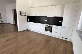 Wohnung mieten in Anne-Frank-Straße, 85386 Eching, Neuwertige 3,5-Zimmer-Wohnung mit Balkon und Einbauküche in Eching