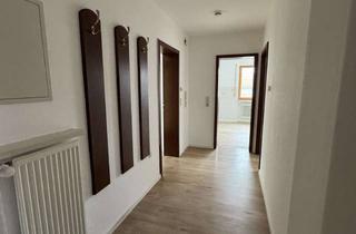 Wohnung mieten in Marktplatz 23, 94436 Simbach, 4-Zimmer-Wohnung mit Balkon und Garage in sonniger Lage - 100 m² Erdgeschoss, Gartennutzung