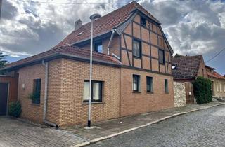 Einfamilienhaus kaufen in Mittelstraße 27, 39397 Gröningen, Modernisiertes Einfamilienhaus mit Garten, Pavillon & Garage in Gröningen