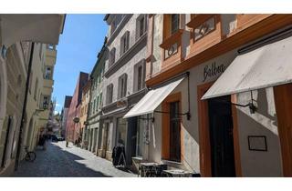 Wohnung mieten in Obere Bachgasse 12, 93047 Innenstadt, Charmante 2-Zi.-Altbauwohnung mit Einbauküche in Altstadt – perfekt für junges Paar