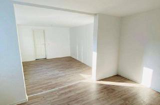 Wohnung mieten in Harte Straße 13, 18055 Stadtmitte, sanierte Einraumwohnung/Studierzimmer mit Tageslichtbad und Eckwanne