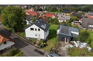 Haus kaufen in 36148 Kalbach, Genehmigt & bereit: Haus + Baugrundstück für 2 weitere Einheiten – 305 m² Wohnfläche + Solar